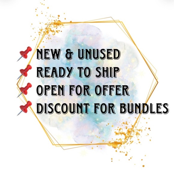 Shiny Flower Shape Stud Earrings - Picture 4 of 4